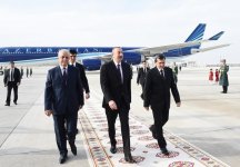 Президент Ильхам Алиев прибыл с официальным визитом в Туркменистан (ФОТО)