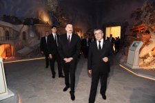 Президент Ильхам Алиев посетил мемориальный комплекс «Народная память» в Ашхабаде (ФОТО)