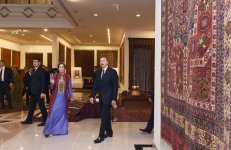 Президент Ильхам Алиев ознакомился в Ашхабаде с Национальным музеем туркменского ковра (ФОТО)