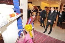 Президент Ильхам Алиев ознакомился в Ашхабаде с Национальным музеем туркменского ковра (ФОТО)