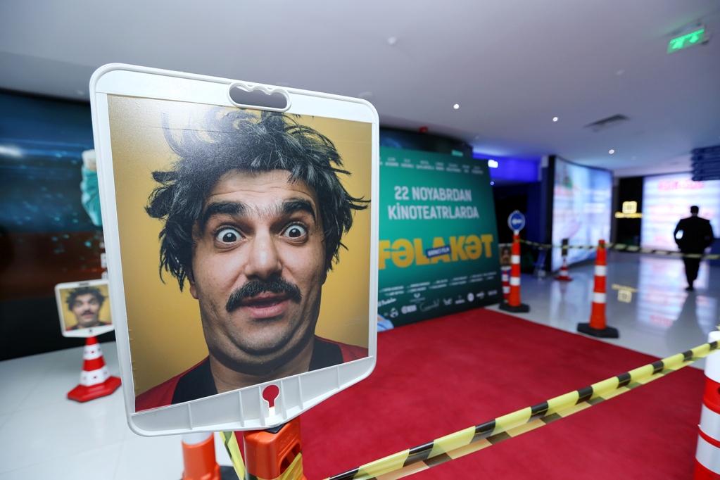 "Бедствие" в Баку: дорожно-строительные работы с участием звезд (ФОТО, ВИДЕО)