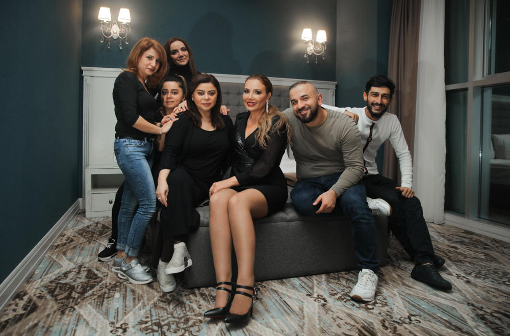 Азербайджанская ведущая посвятила проект Всемирному дню милосердия (ФОТО)