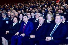В Баку завершил свою работу XV съезд азербайджанских учителей (ФОТО)
