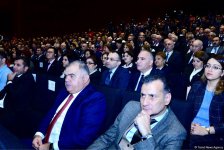 В Баку завершил свою работу XV съезд азербайджанских учителей (ФОТО)