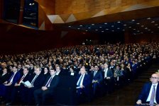 В Баку завершил свою работу XV съезд азербайджанских учителей (ФОТО)