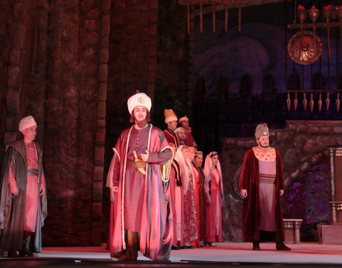 Грандиозный подарок  артистов на юбилей Таира Салахова (ФОТО)