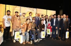 Азербайджанцы временно стали американцами (ФОТО)