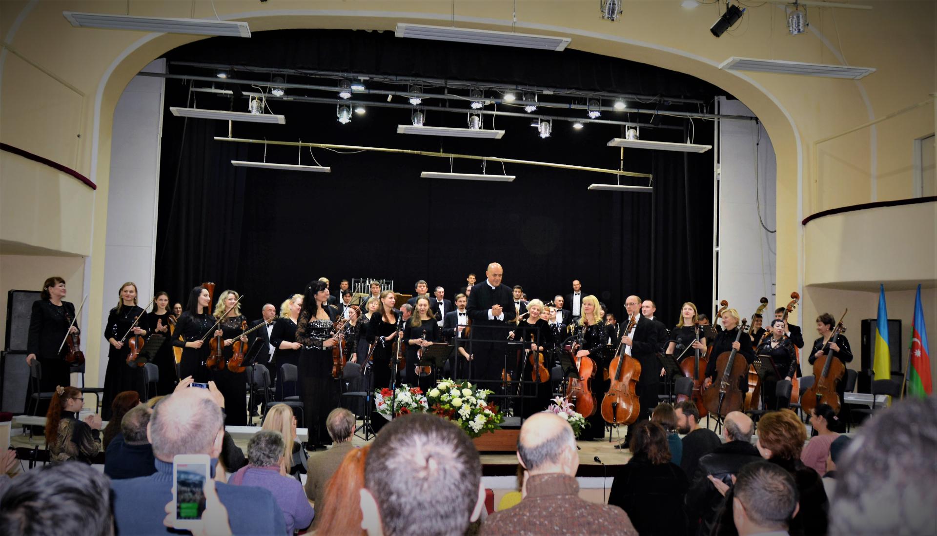 В Днепре прошел торжественный вечер в честь 100-летия АДР и Гара Гараева (ФОТО)