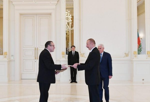 Президент Ильхам Алиев принял верительные грамоты послов ряда стран (ФОТО)