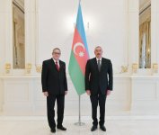 Президент Ильхам Алиев принял верительные грамоты послов ряда стран (ФОТО)
