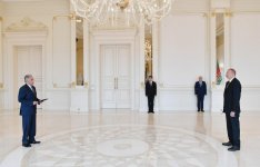 Президент Ильхам Алиев принял верительные грамоты послов ряда стран (ФОТО)