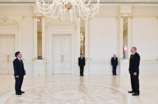 Президент Ильхам Алиев принял верительные грамоты послов ряда стран (ФОТО)