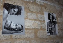 Красивое отцовство в Баку: мир двух мужчин - трехнедельного малыша и его отца (ФОТО)