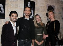 Красивое отцовство в Баку: мир двух мужчин - трехнедельного малыша и его отца (ФОТО)