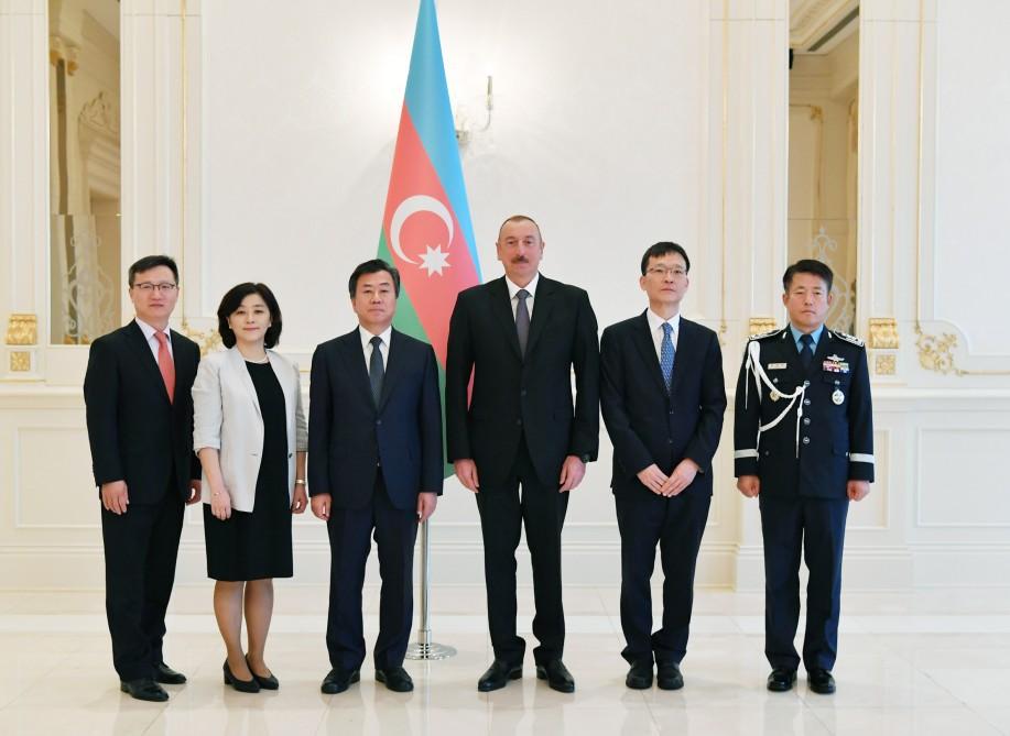 Президент Ильхам Алиев принял верительные грамоты послов ряда стран (ФОТО)