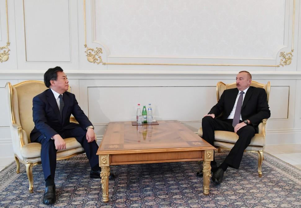 Президент Ильхам Алиев принял верительные грамоты послов ряда стран (ФОТО)