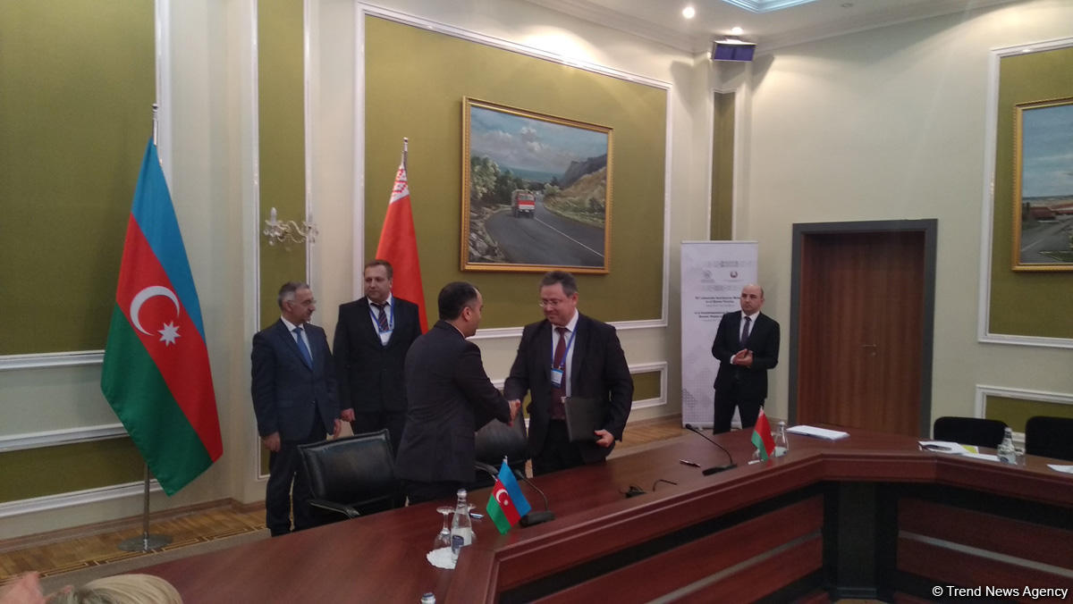 В Баку в рамках азербайджано-белорусского бизнес-форума в сфере ИКТ подписаны документы (ФОТО)