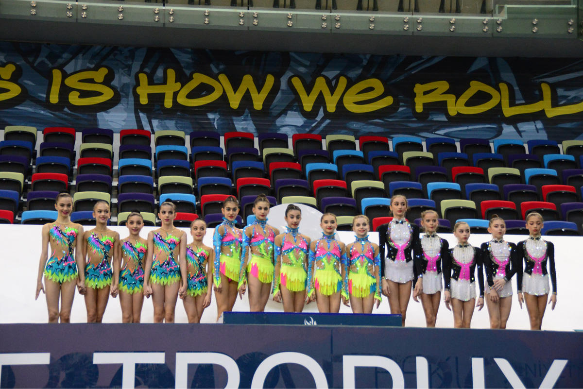 Состоялась церемония награждения победителей в групповых упражнениях 25-го первенства Азербайджана по художественной гимнастике (ФОТО)