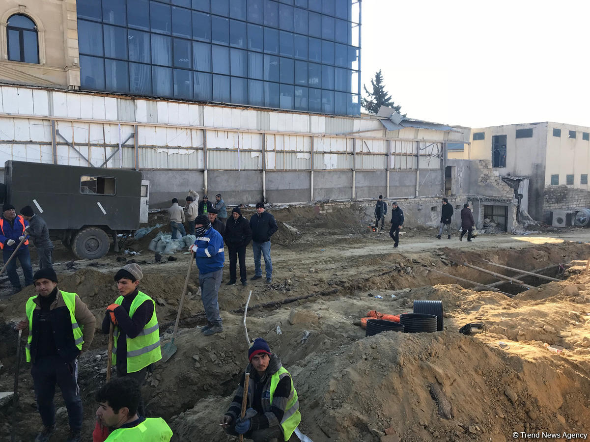 В Баку близится к завершению строительство новой автодороги