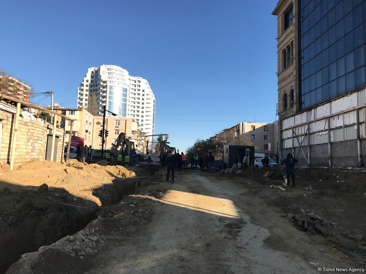 В Баку близится к завершению строительство новой автодороги