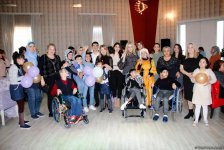 В Баку прошла акция "Подари улыбку детям и мир станет светлее"  (ФОТО)