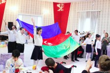 В Баку прошла акция "Подари улыбку детям и мир станет светлее"  (ФОТО)