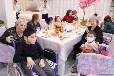 В Баку прошла акция "Подари улыбку детям и мир станет светлее"  (ФОТО)