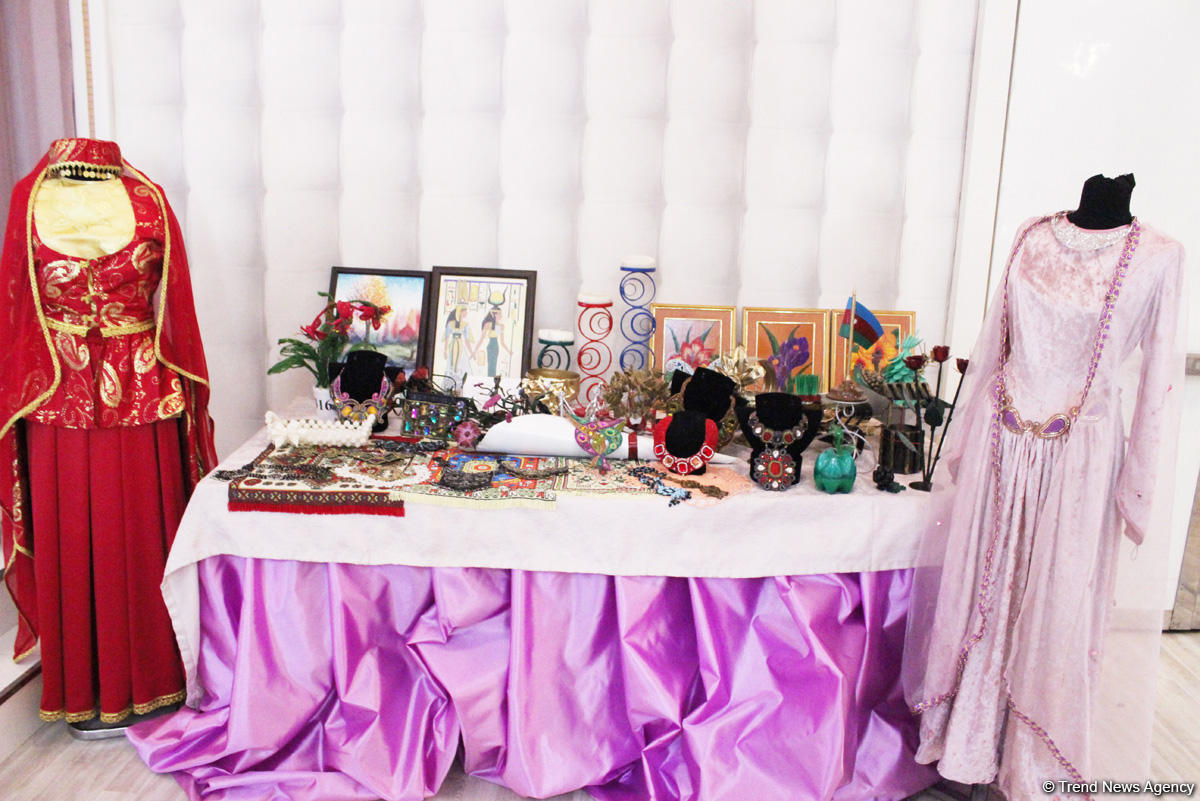 В Баку прошла акция "Подари улыбку детям и мир станет светлее"  (ФОТО)