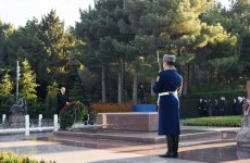 Президент Ильхам Алиев и члены семьи посетили могилу общенационального лидера Гейдара Алиева (ФОТО)