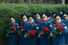 Общественность Азербайджана чтит память великого лидера Гейдара Алиева (ФОТО)