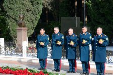 Общественность Азербайджана чтит память великого лидера Гейдара Алиева (ФОТО)