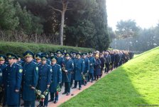 Общественность Азербайджана чтит память великого лидера Гейдара Алиева (ФОТО)