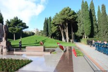 Общественность Азербайджана чтит память великого лидера Гейдара Алиева (ФОТО)