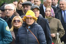 Общественность Азербайджана чтит память великого лидера Гейдара Алиева (ФОТО)