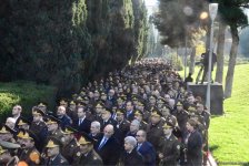 Общественность Азербайджана чтит память великого лидера Гейдара Алиева (ФОТО)