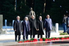 Общественность Азербайджана чтит память великого лидера Гейдара Алиева (ФОТО)