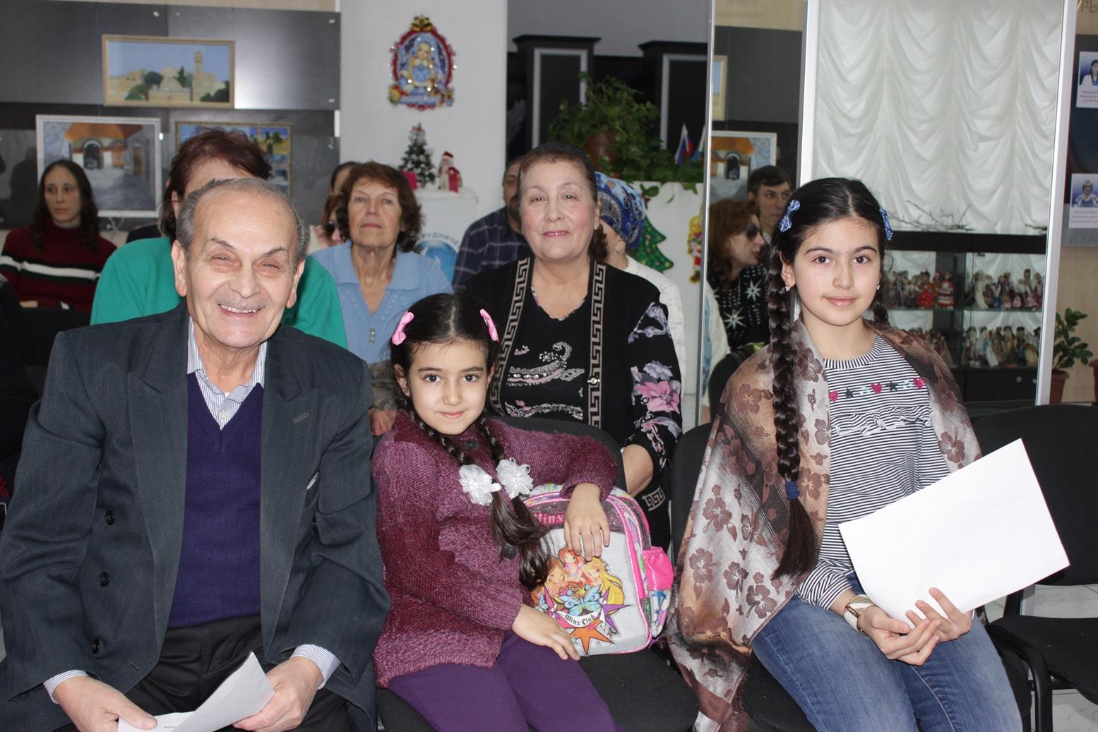 Краски жизни в Баку (ФОТО)