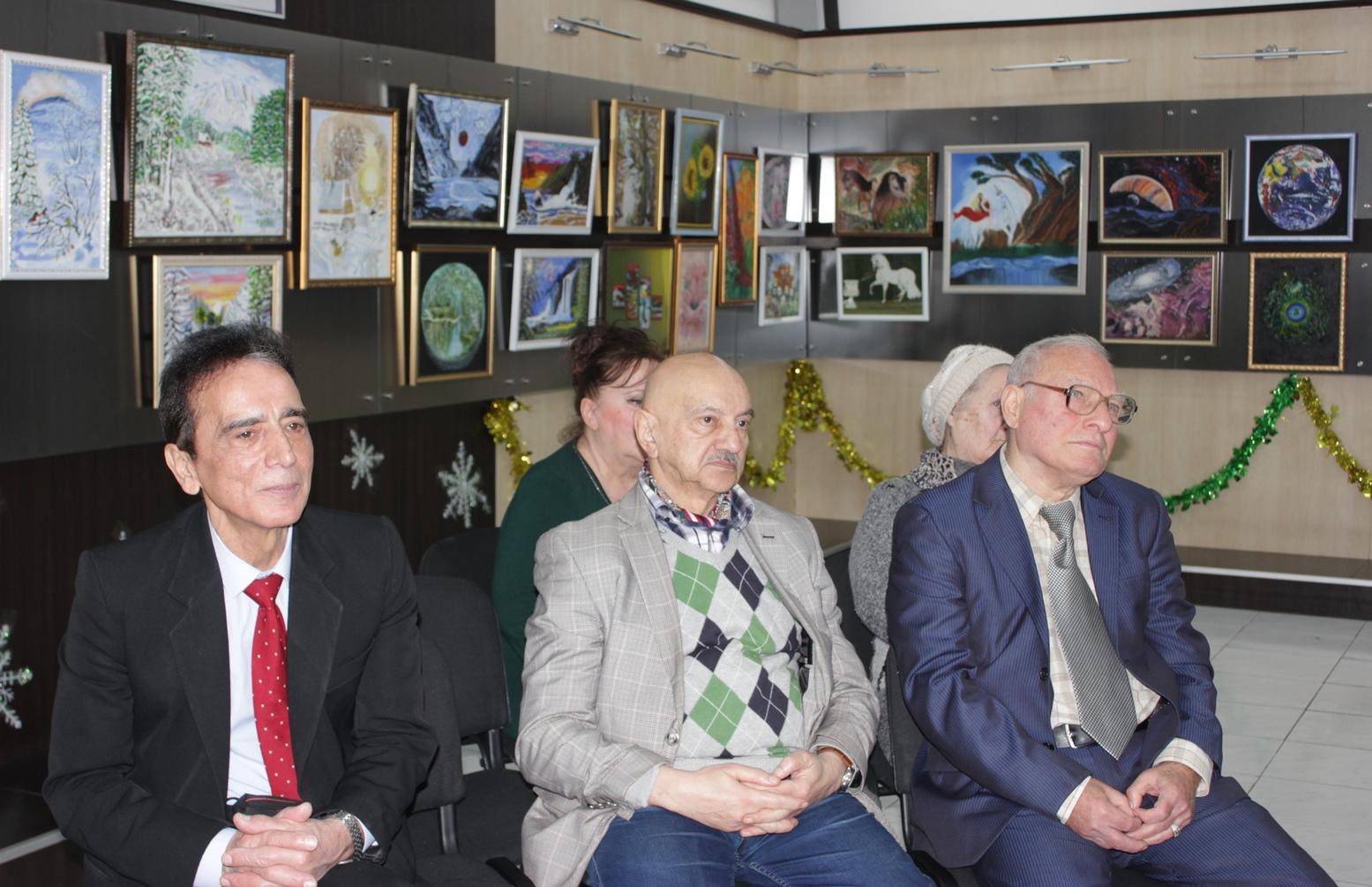 Краски жизни в Баку (ФОТО)