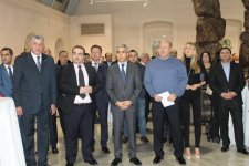 При организации Фонда Гейдара Алиева в Тбилиси состоялась выставка и конференция, посвященная 100-летию АДР (ФОТО)