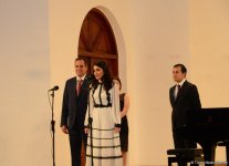 Время добрых дел: благотворительный концерт и ярмарка в Баку (ФОТО)