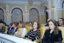 Время добрых дел: благотворительный концерт и ярмарка в Баку (ФОТО)