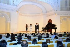 Время добрых дел: благотворительный концерт и ярмарка в Баку (ФОТО)