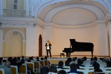 Время добрых дел: благотворительный концерт и ярмарка в Баку (ФОТО)