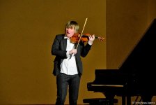 Время добрых дел: благотворительный концерт и ярмарка в Баку (ФОТО)