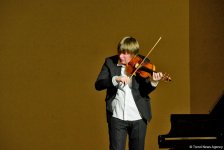 Время добрых дел: благотворительный концерт и ярмарка в Баку (ФОТО)