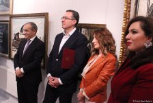 В честь 90-летия Таира Салахова VTB Bank (Азербайджан) презентовал календарь 2019 года с картинами мастера (ФОТО)