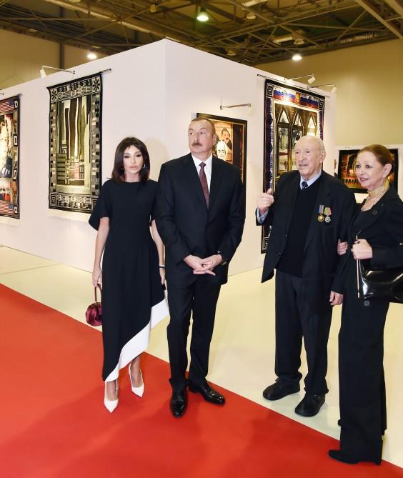 Президент Ильхам Алиев и Первая леди Мехрибан Алиева ознакомились с выставкой в связи с 90-летним юбилеем народного художника Таира Салахова (ФОТО)