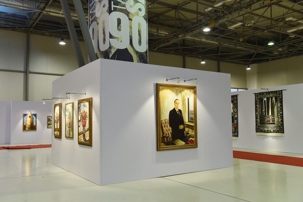 Президент Ильхам Алиев и Первая леди Мехрибан Алиева ознакомились с выставкой в связи с 90-летним юбилеем народного художника Таира Салахова (ФОТО)