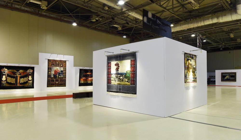 Президент Ильхам Алиев и Первая леди Мехрибан Алиева ознакомились с выставкой в связи с 90-летним юбилеем народного художника Таира Салахова (ФОТО)