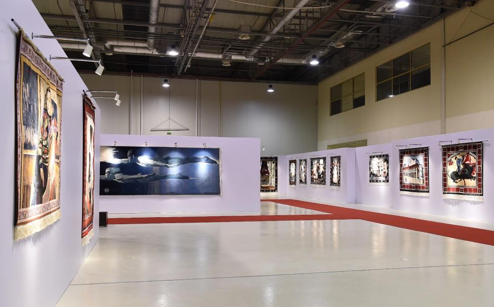 Президент Ильхам Алиев и Первая леди Мехрибан Алиева ознакомились с выставкой в связи с 90-летним юбилеем народного художника Таира Салахова (ФОТО)